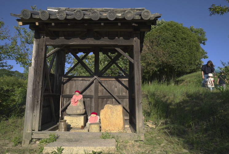 文英石仏（平山明義山）岡山市北区平山