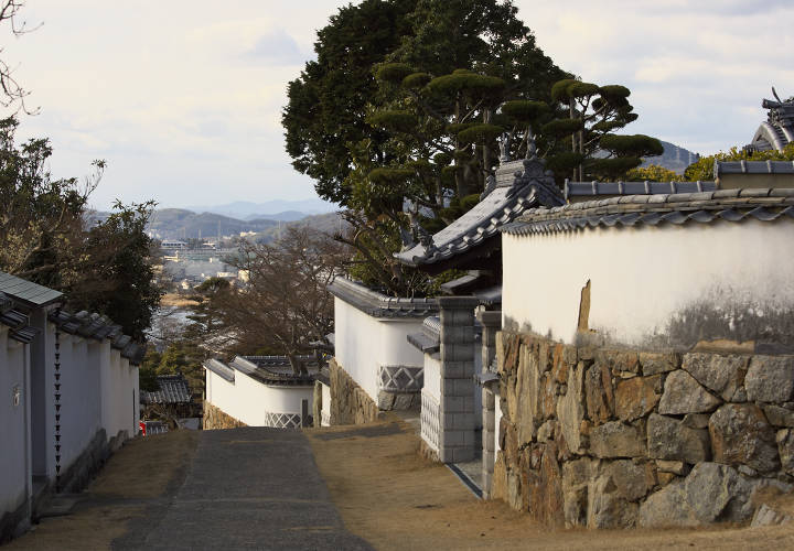 餘慶寺参道（坂道）