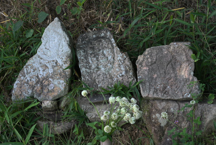 文英様石仏（旧稲荷参道）岡山市北区大崎