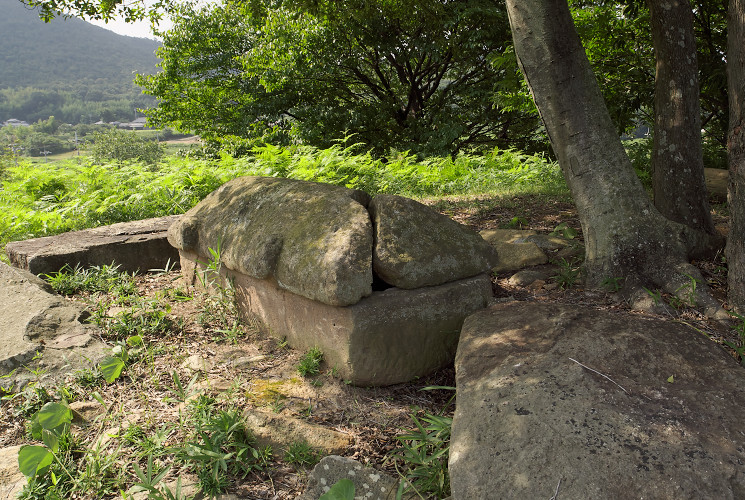 築山古墳（西須恵）