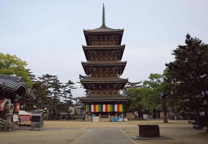 善通寺五重塔（東院境内伽藍配置）