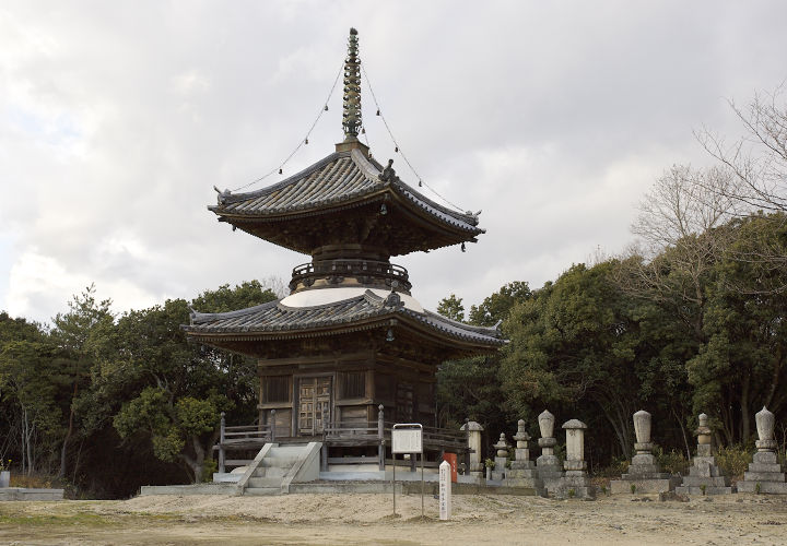 静円寺多宝塔