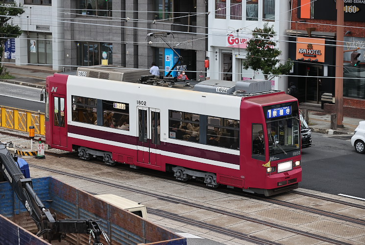 長崎電気軌道 １８０２号電車（長崎駅前付近）