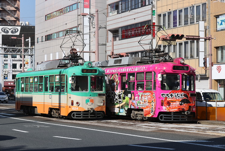 とさでん交通　６００形　６２４号（デンテツターミナルビル前～菜園場町）