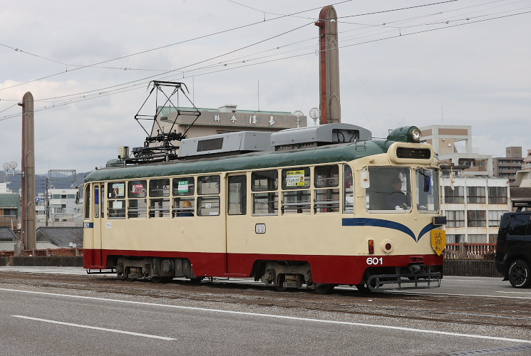 とさでん交通　６００形　６０１号（梅の辻～はりやま橋）