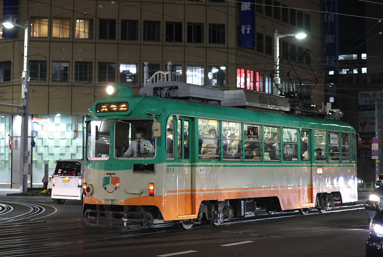 とさでん交通　６００形　６１１号（はりまや橋～デンテツターミナルビル前）