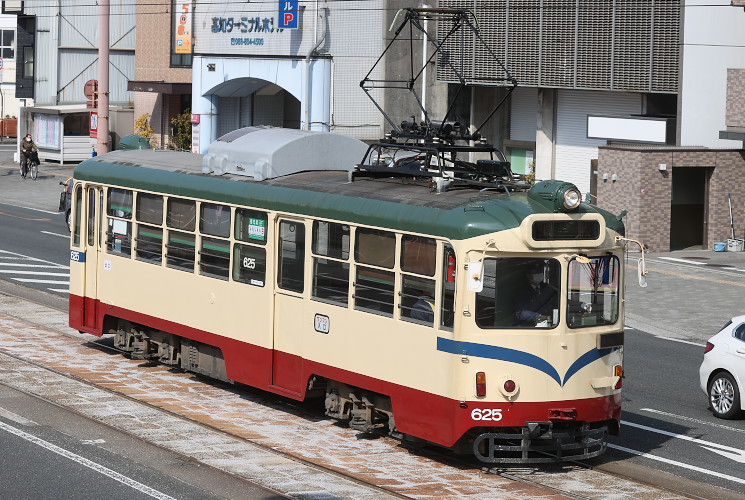 とさでん交通　６００形　６２５号（デンテツターミナルビル前～菜園場町）